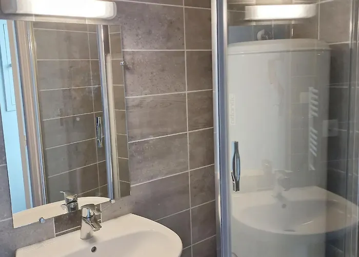 Grand ? 35m² ? Centre ? 4pers/2lits ? Cuisine ? Wifi Apartman Candé